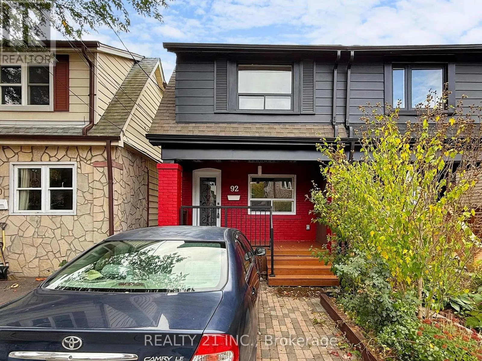 92 KING EDWARD AVE AVENUE