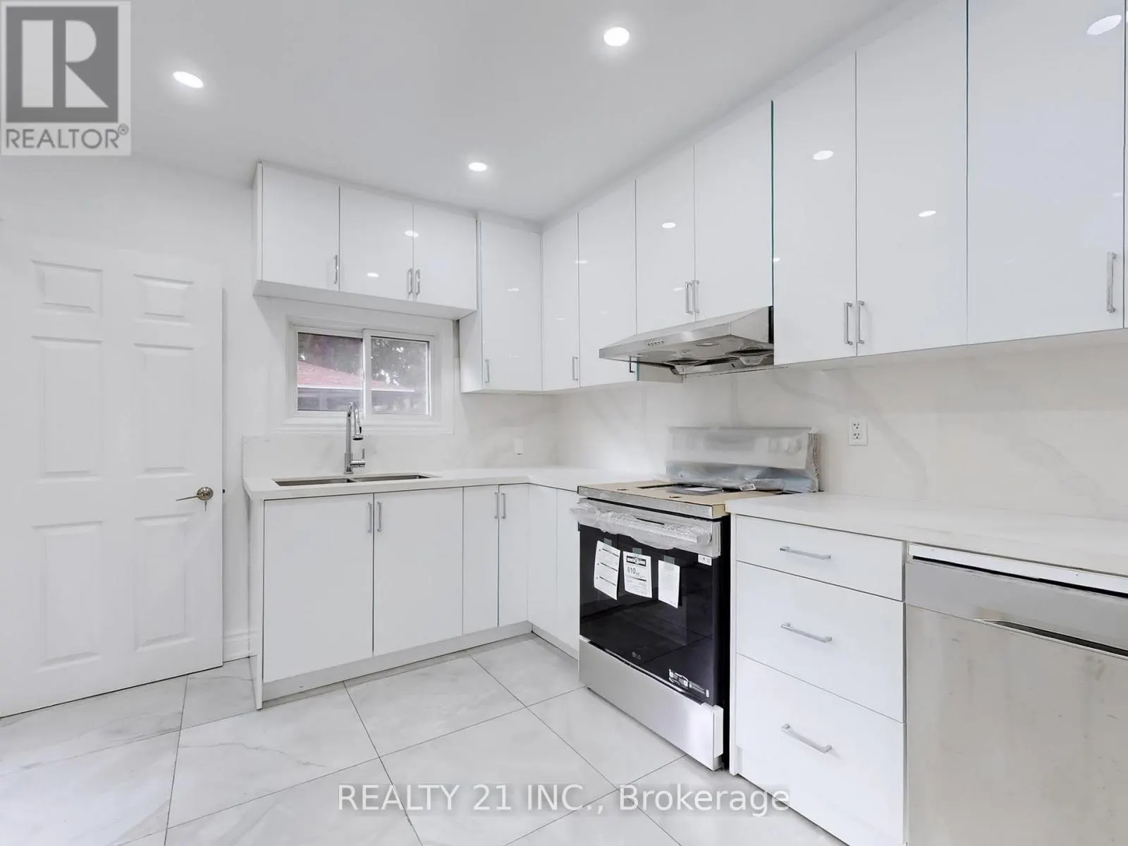 92 KING EDWARD AVE AVENUE