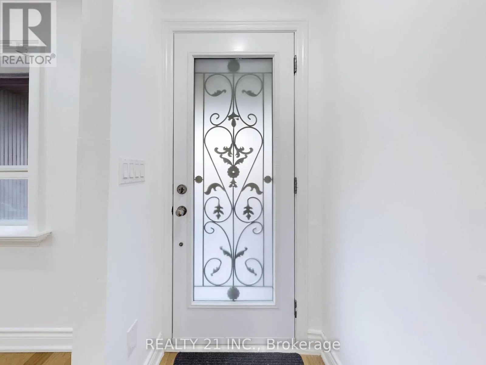 92 KING EDWARD AVE AVENUE