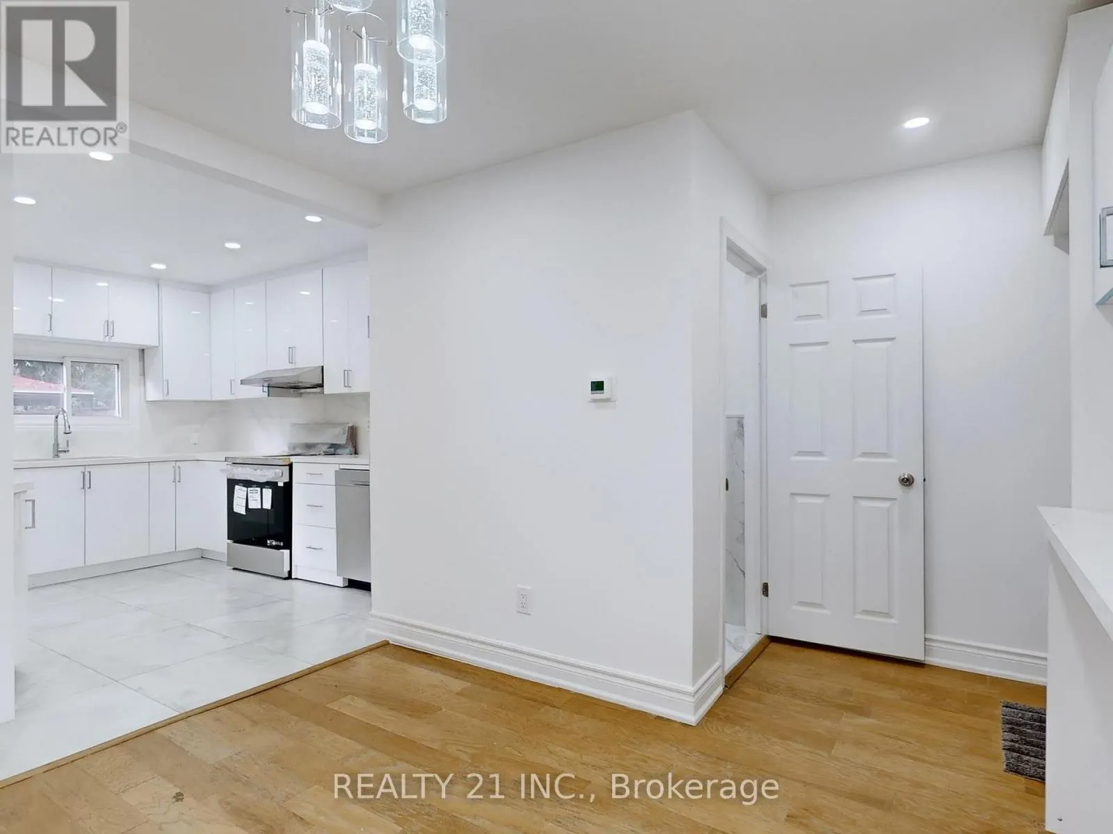 92 KING EDWARD AVE AVENUE