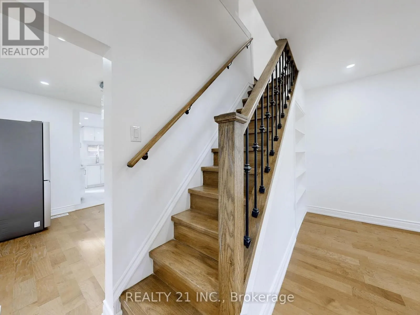 92 KING EDWARD AVE AVENUE