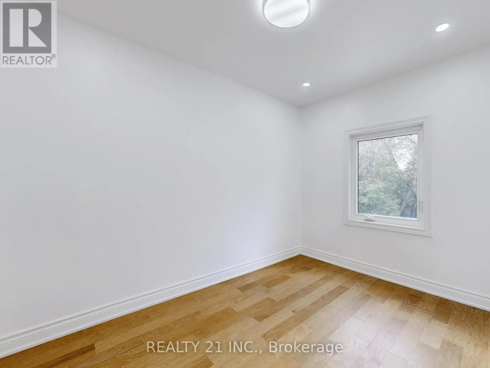 92 KING EDWARD AVE AVENUE