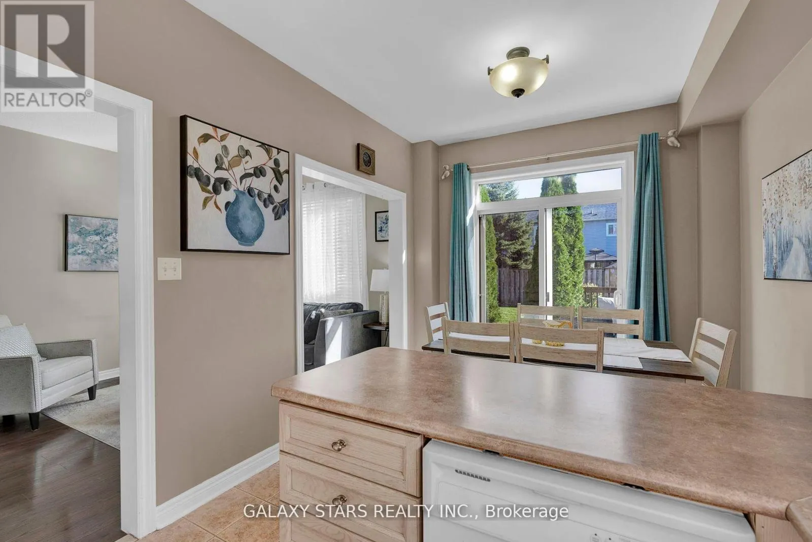 74 NORTHGROVE CRESCENT