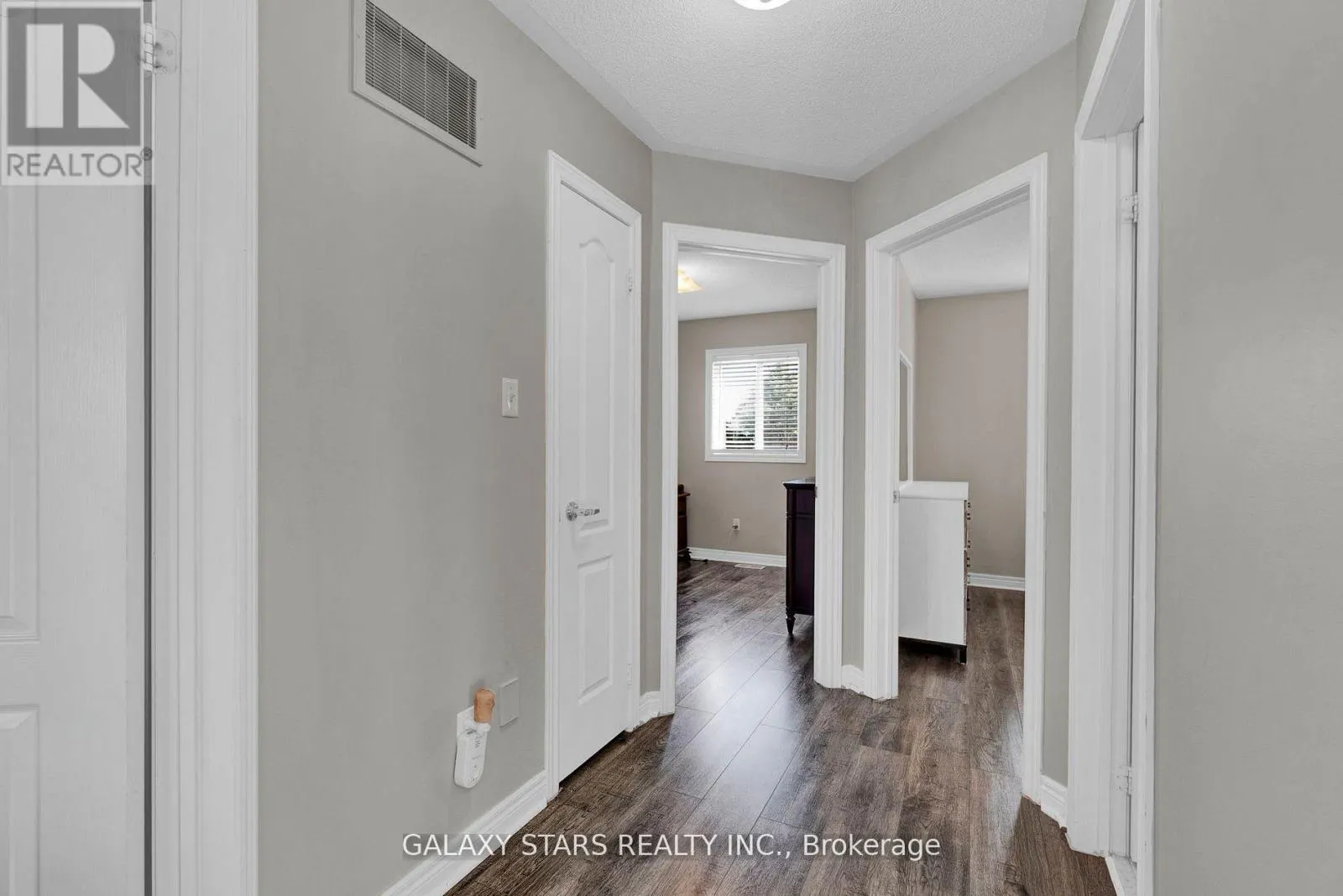 74 NORTHGROVE CRESCENT