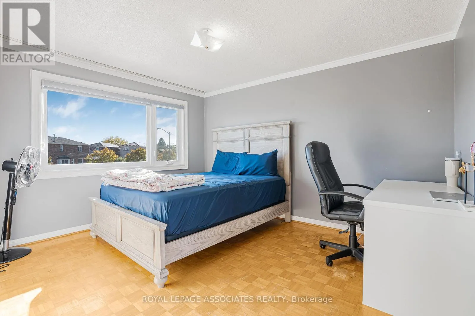 95 CARISBROOKE SQUARE