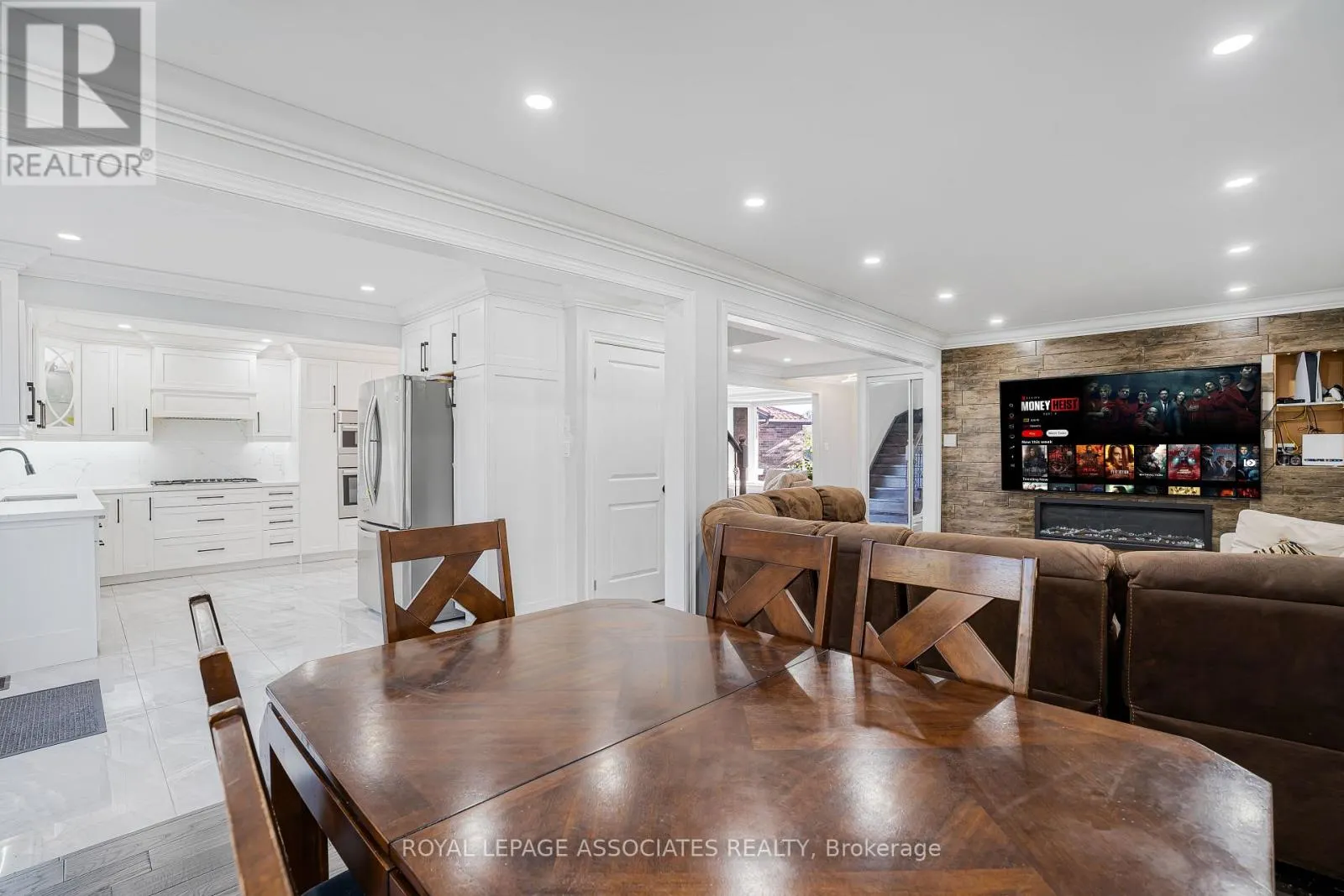 95 CARISBROOKE SQUARE