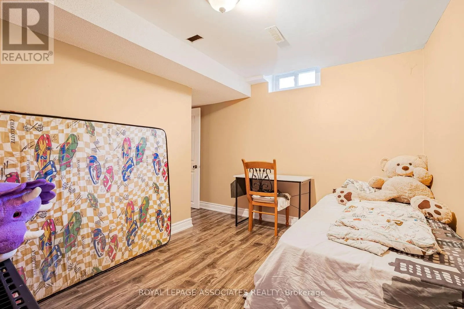 95 CARISBROOKE SQUARE