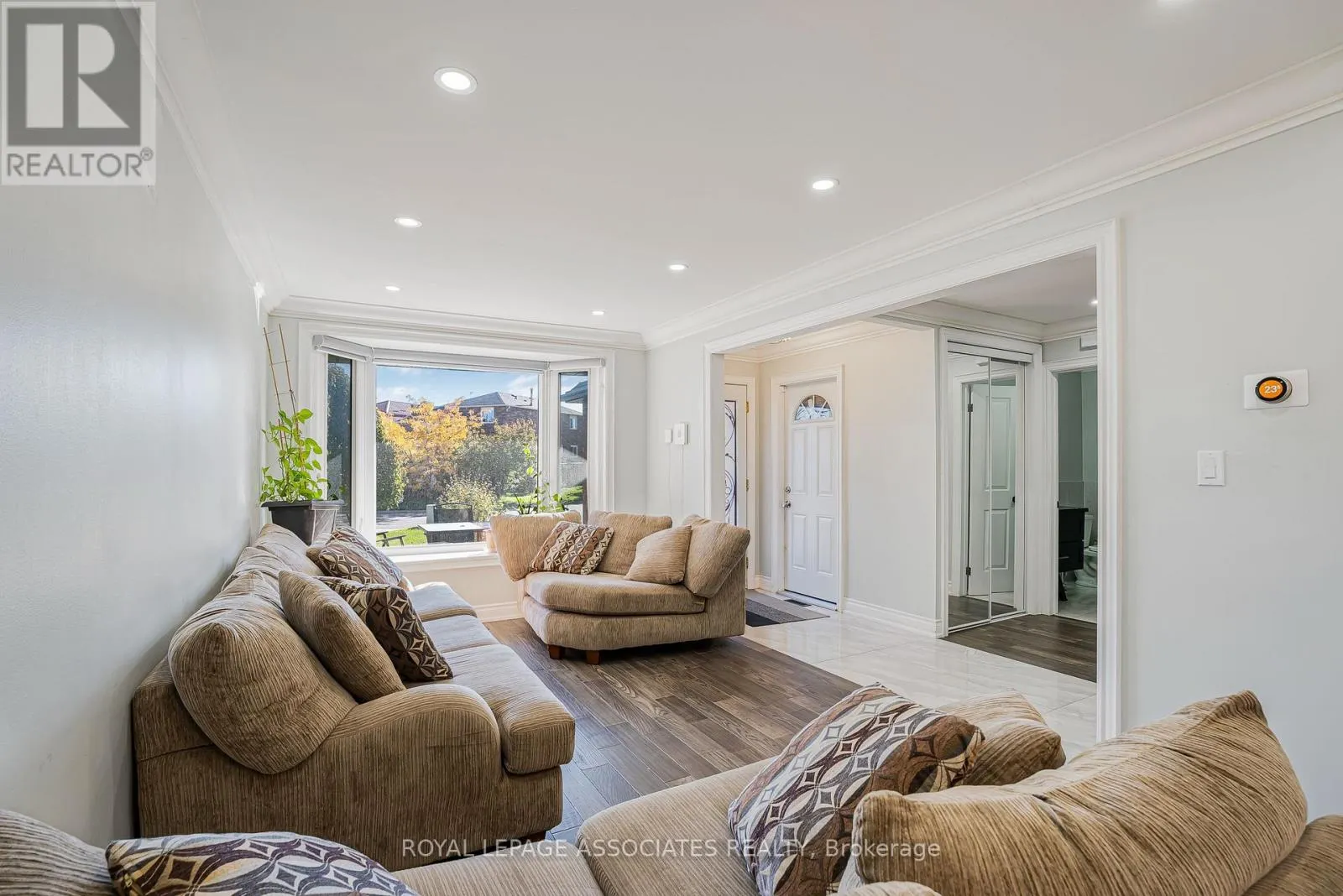 95 CARISBROOKE SQUARE