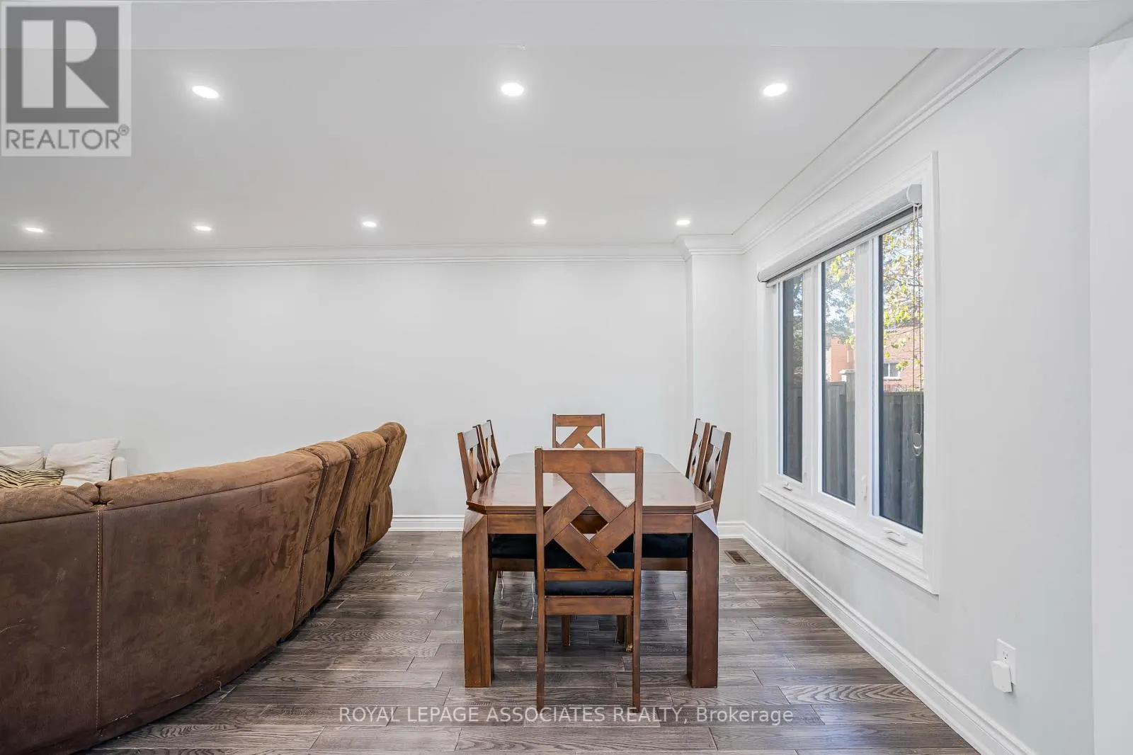 95 CARISBROOKE SQUARE