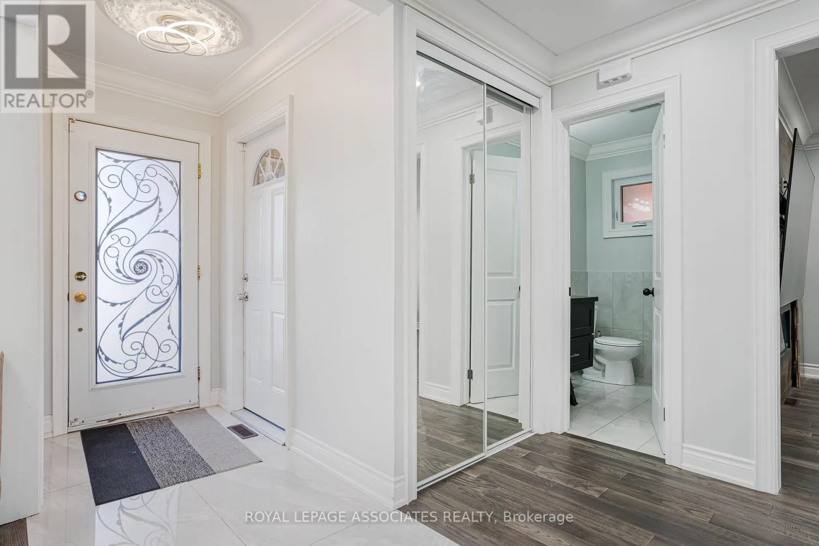 95 CARISBROOKE SQUARE