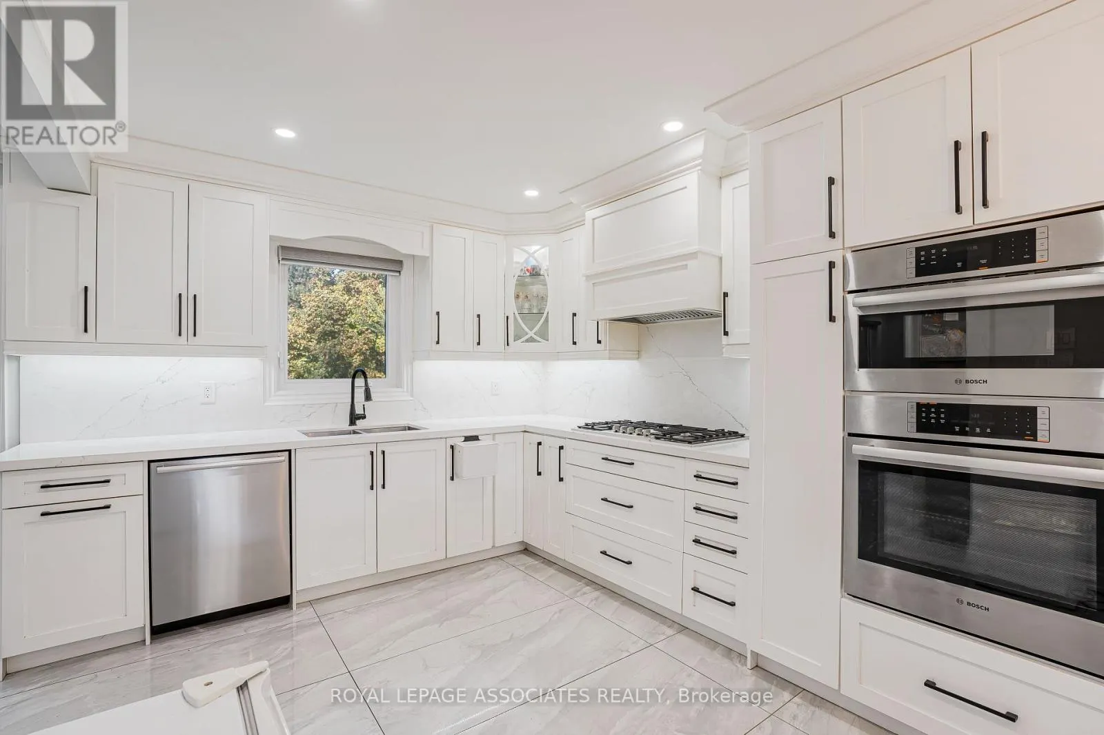 95 CARISBROOKE SQUARE