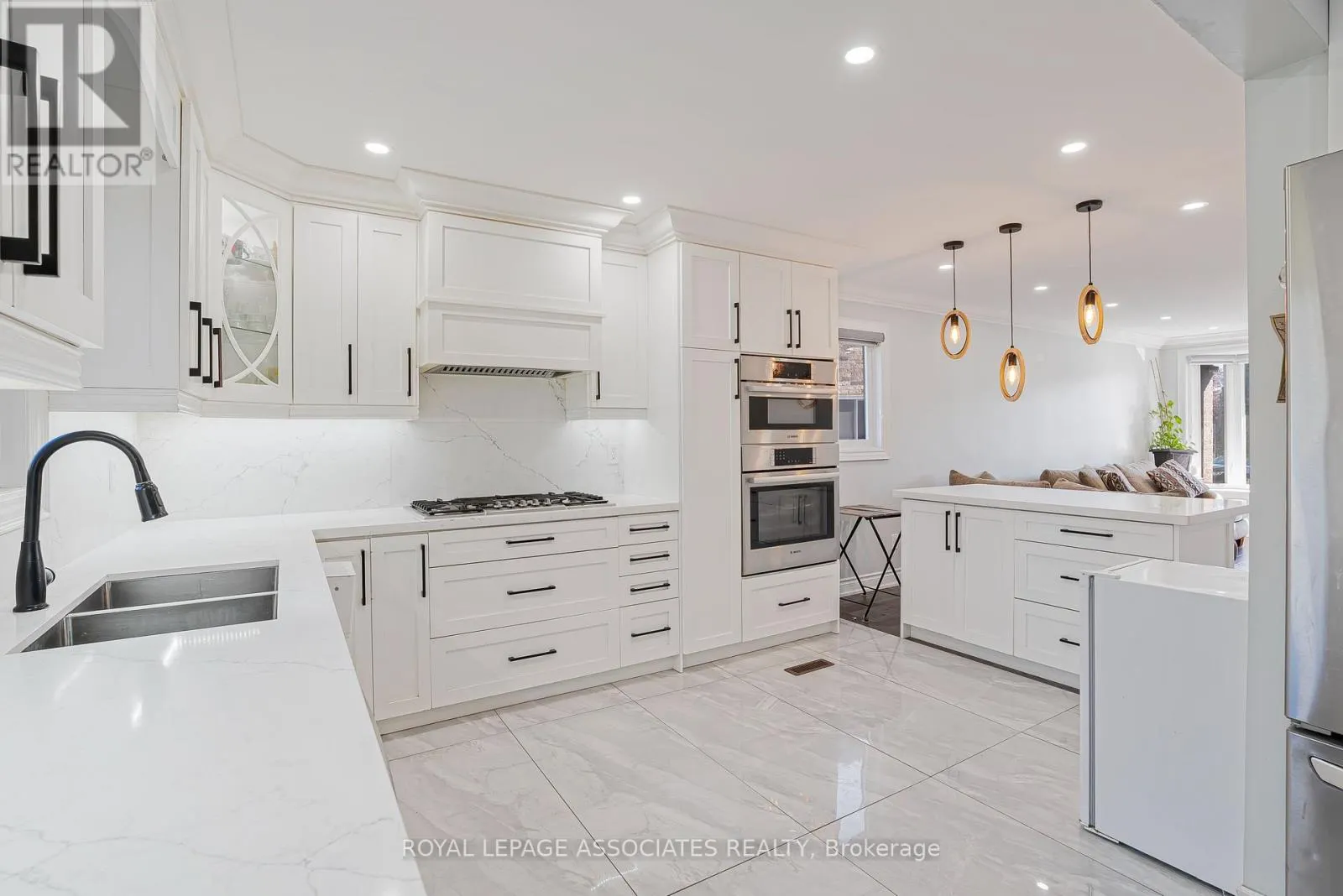 95 CARISBROOKE SQUARE