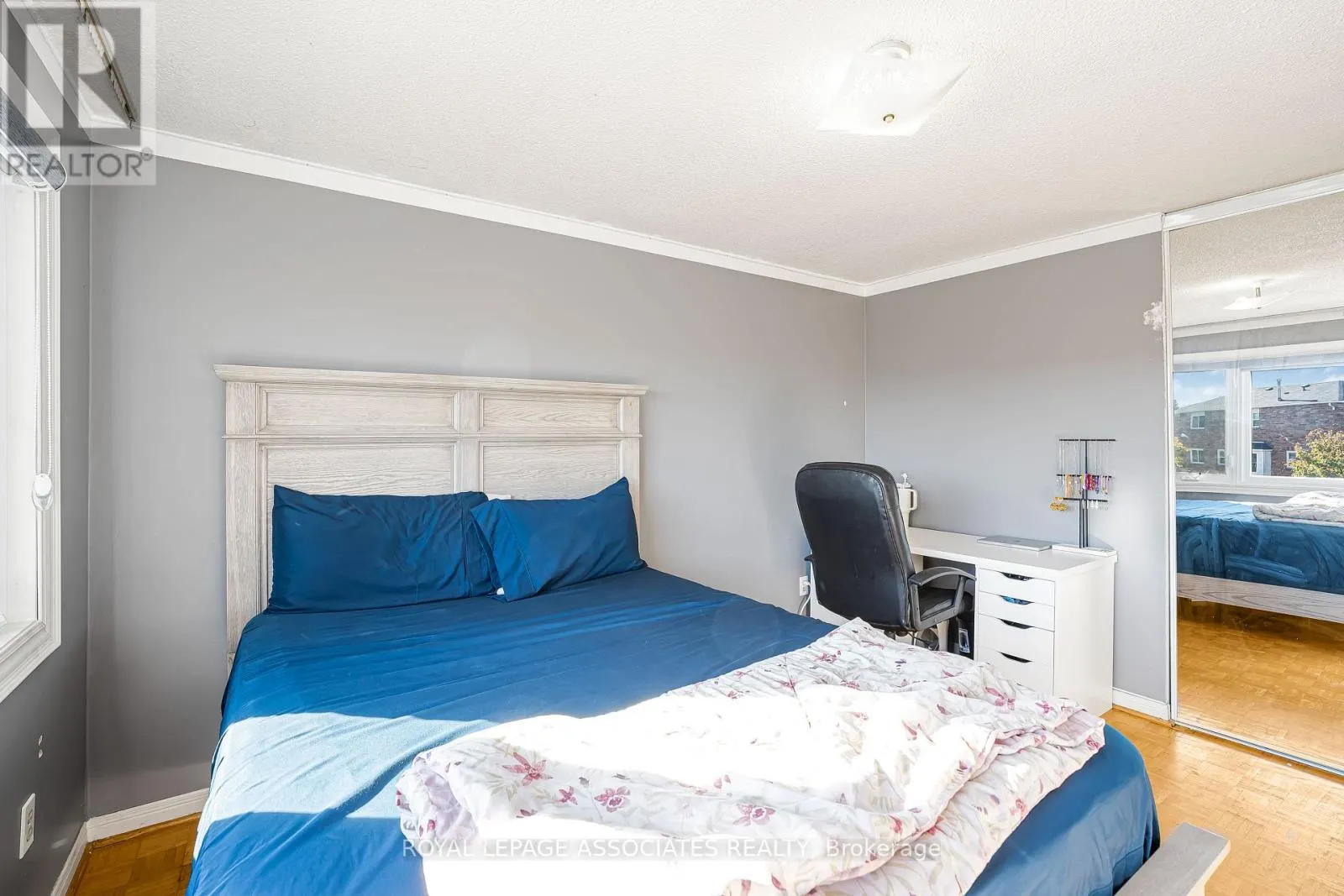 95 CARISBROOKE SQUARE