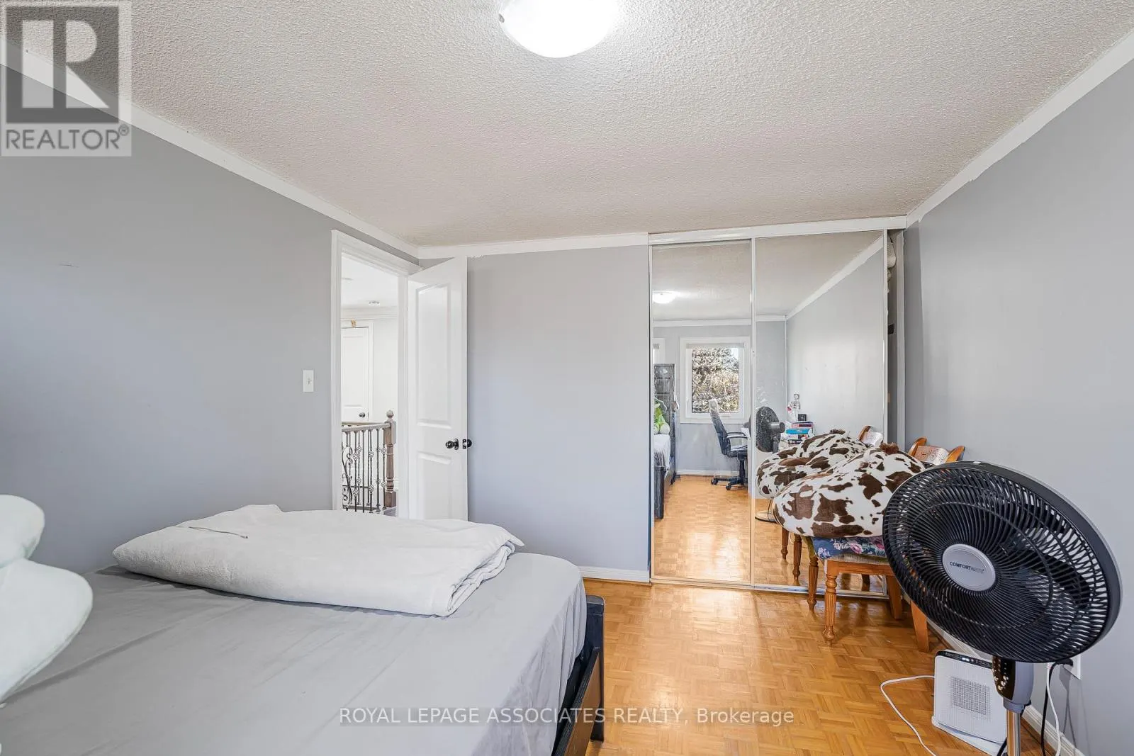 95 CARISBROOKE SQUARE