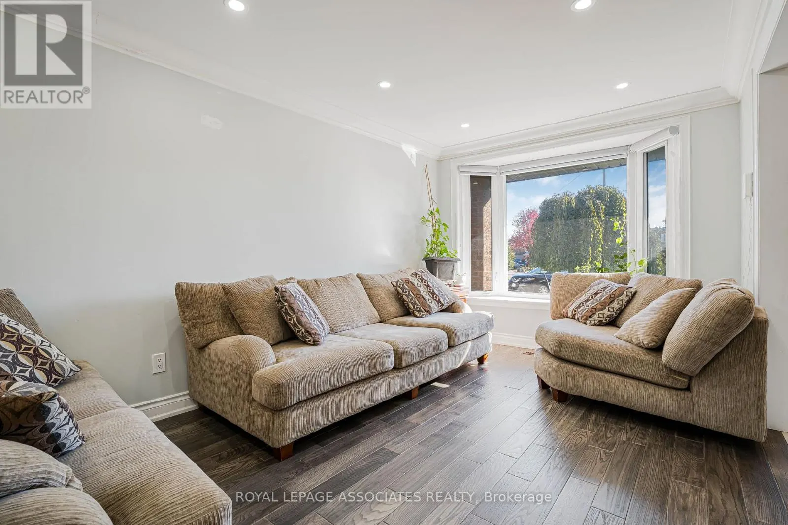 95 CARISBROOKE SQUARE