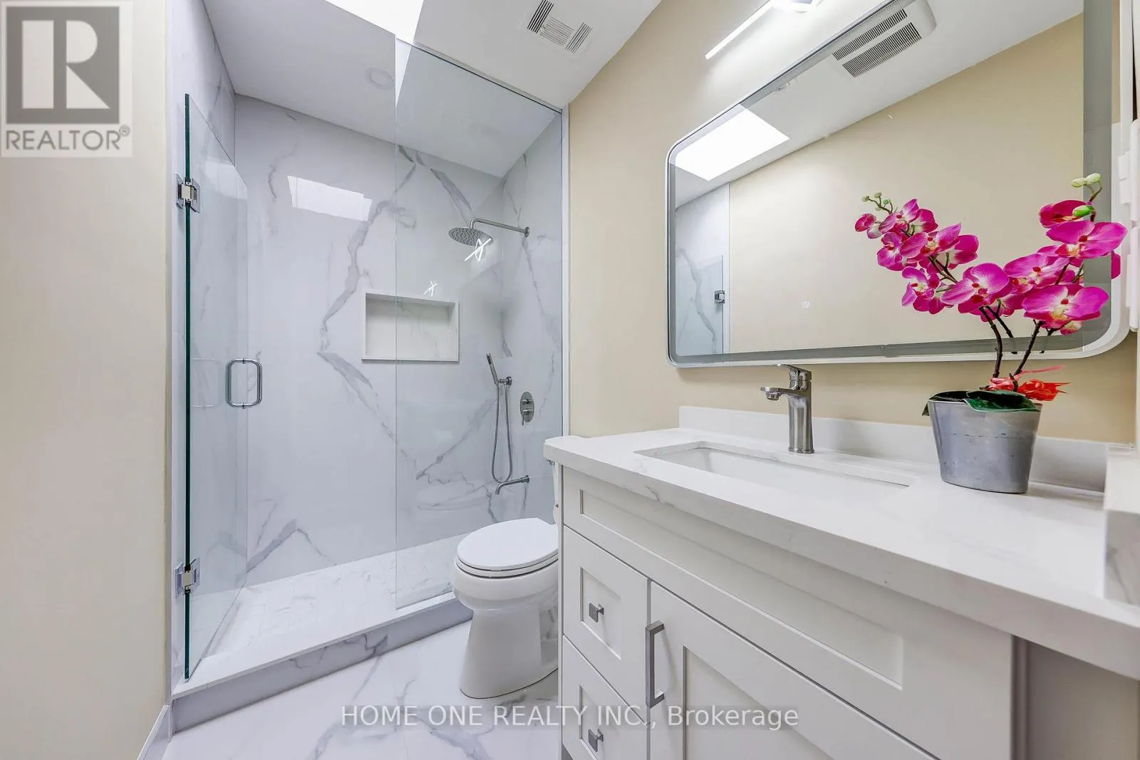 12 LAURALYNN CRESCENT