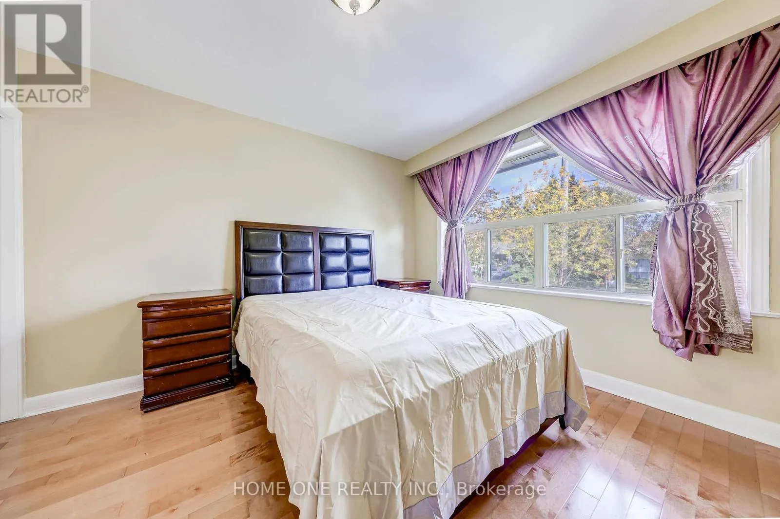 12 LAURALYNN CRESCENT