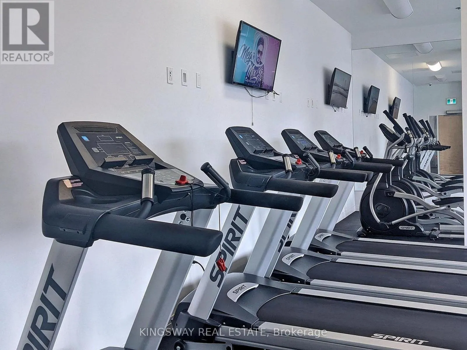 631 - 1900 SIMCOE STREET N