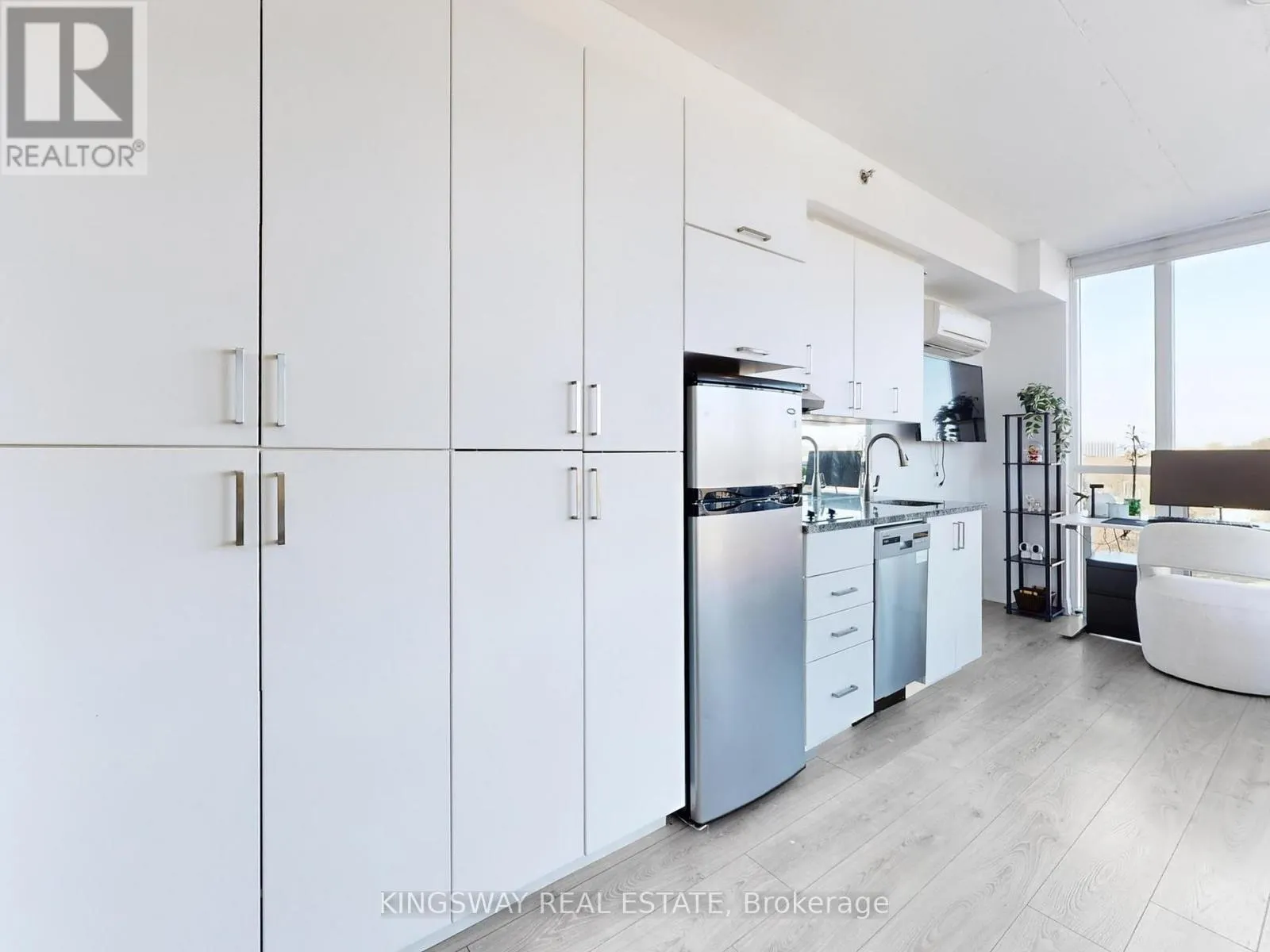 631 - 1900 SIMCOE STREET N