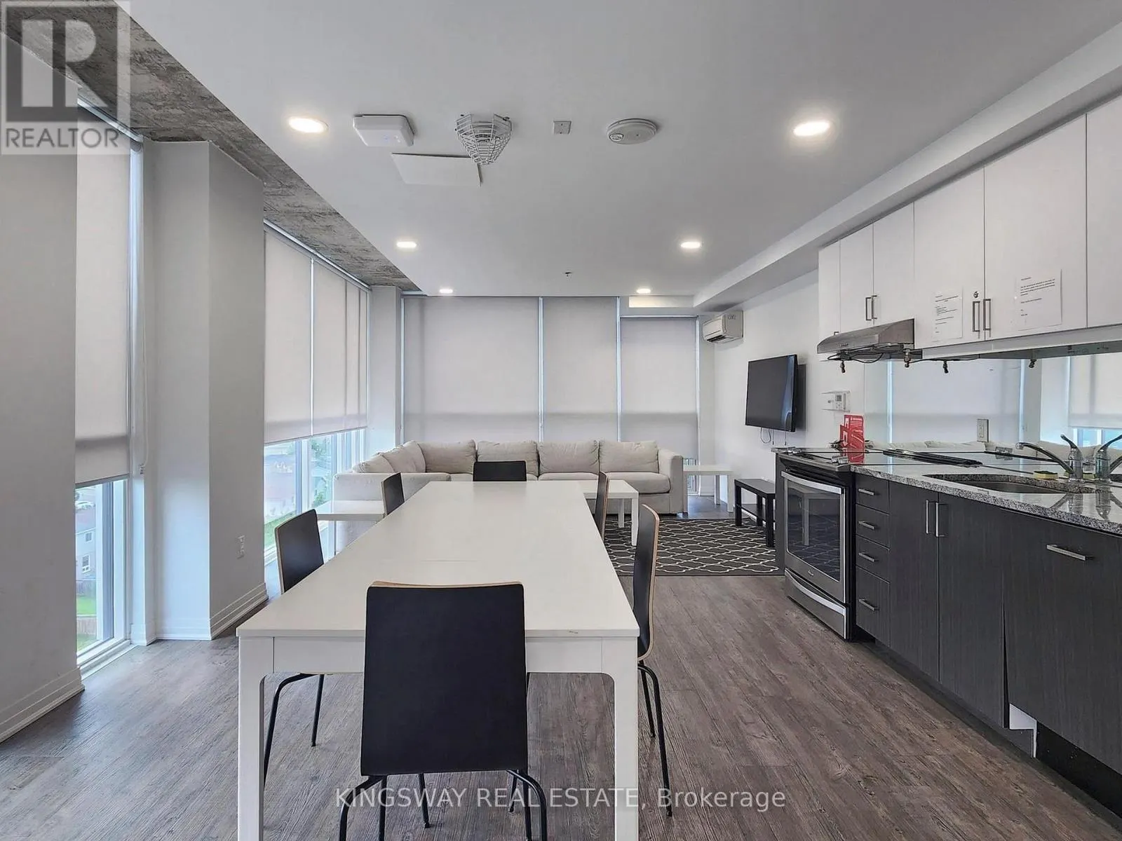 631 - 1900 SIMCOE STREET N