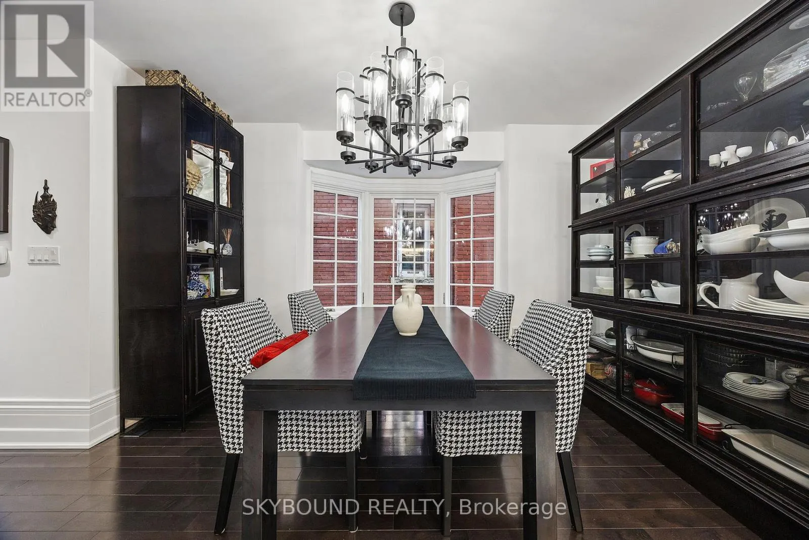 20 FAIRVIEW BOULEVARD