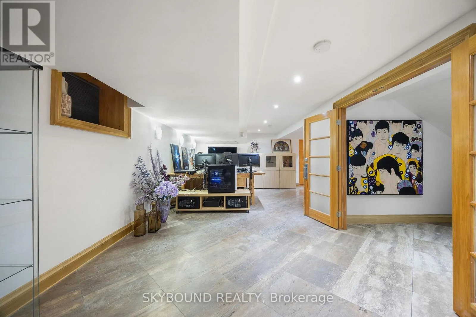 20 FAIRVIEW BOULEVARD