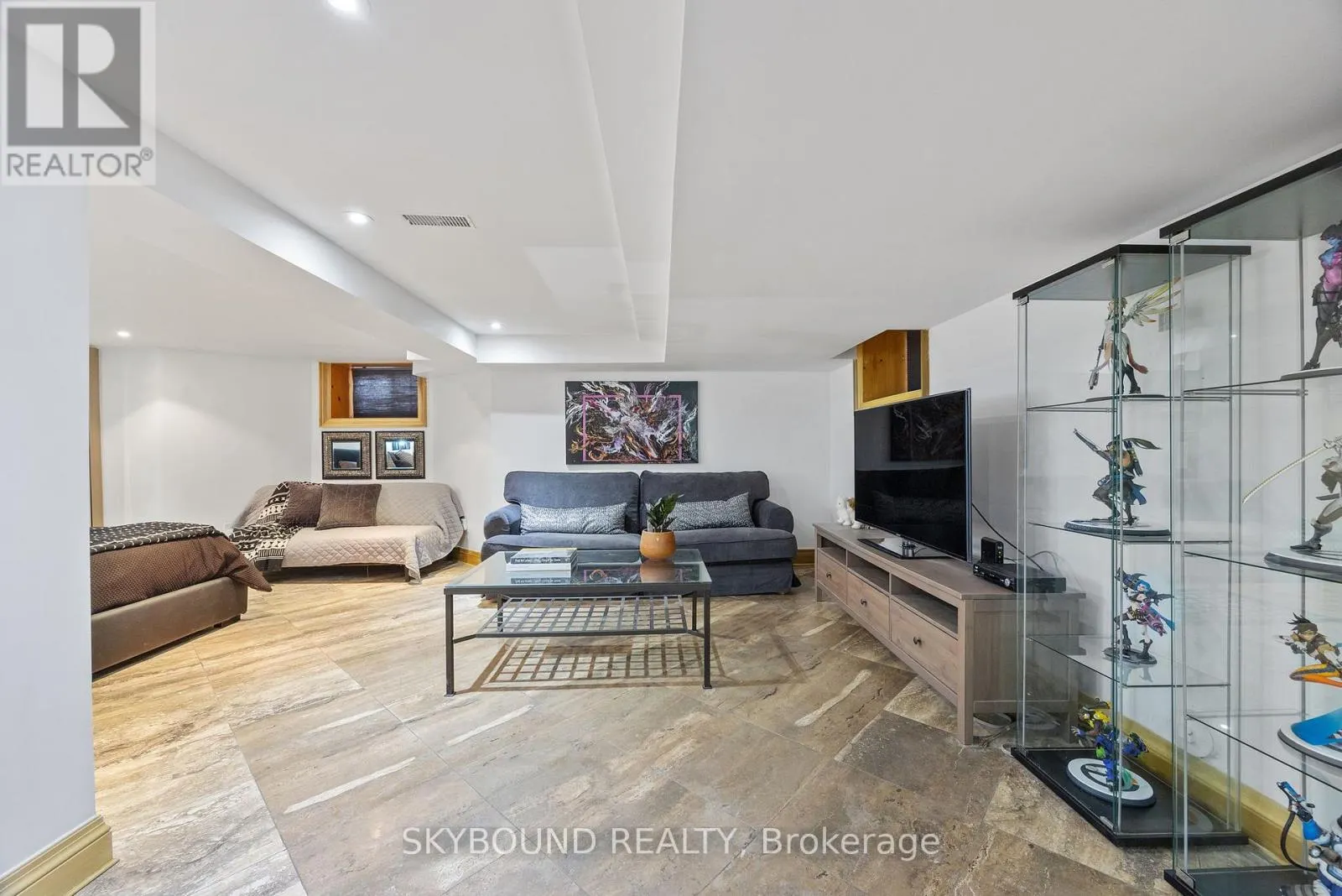 20 FAIRVIEW BOULEVARD