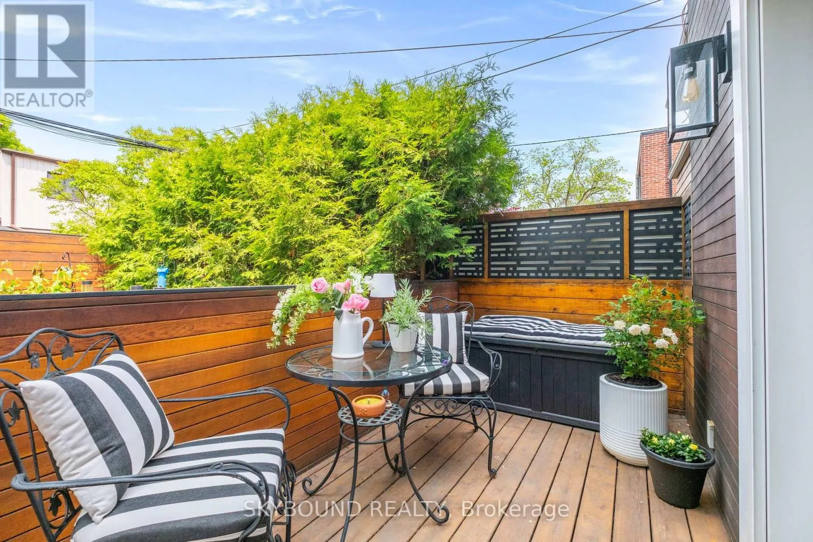 20 FAIRVIEW BOULEVARD