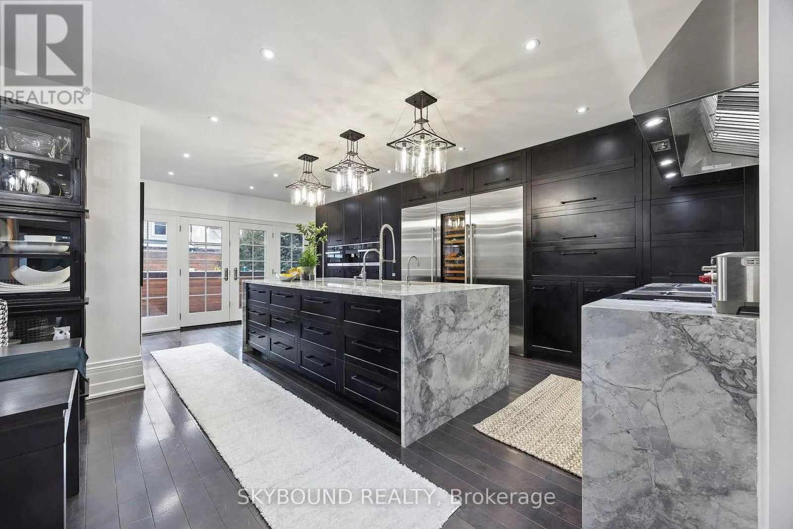 20 FAIRVIEW BOULEVARD