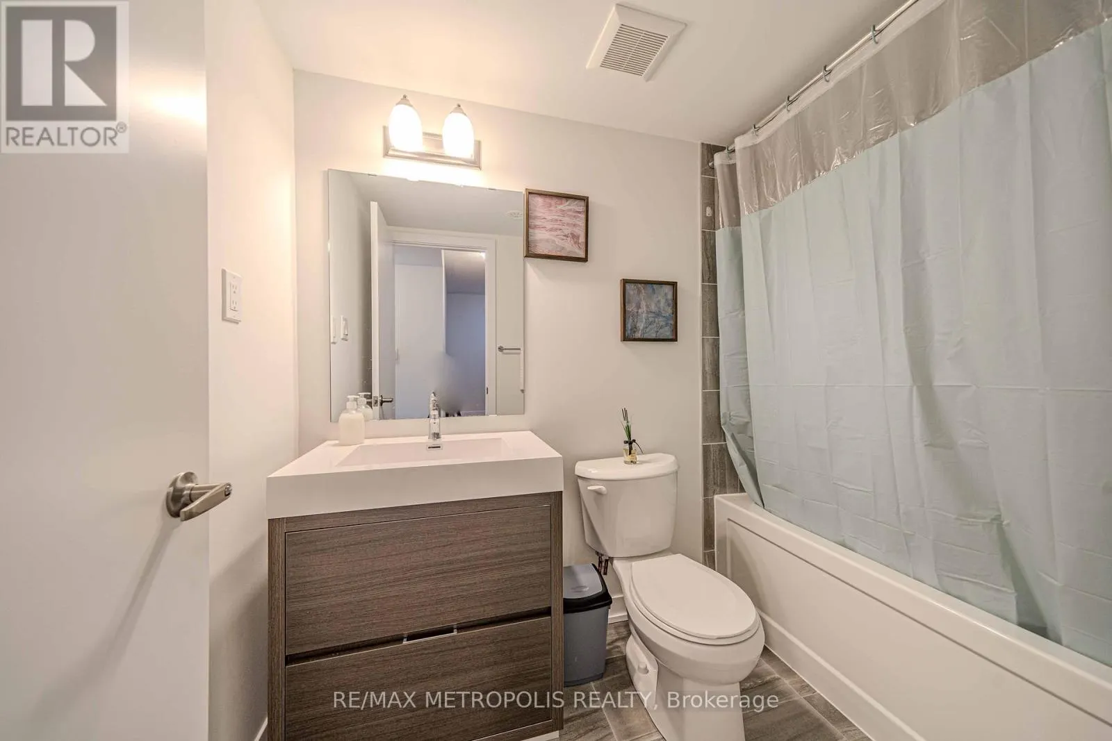 606 - 1865 PICKERING PARKWAY