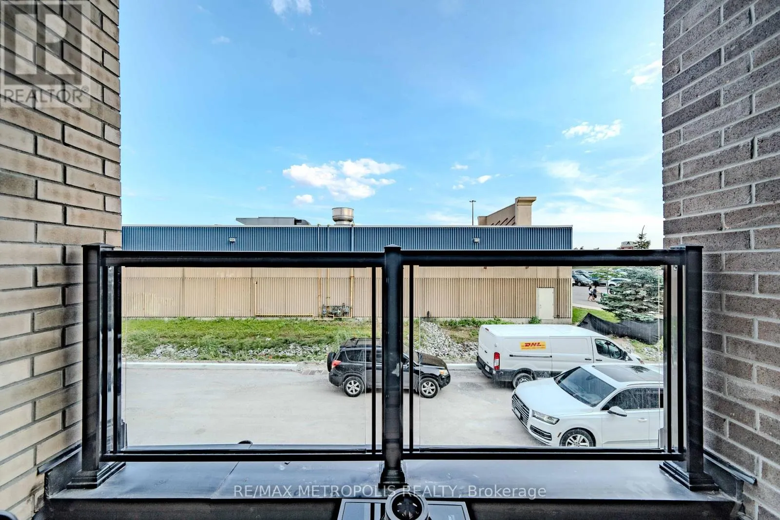 606 - 1865 PICKERING PARKWAY