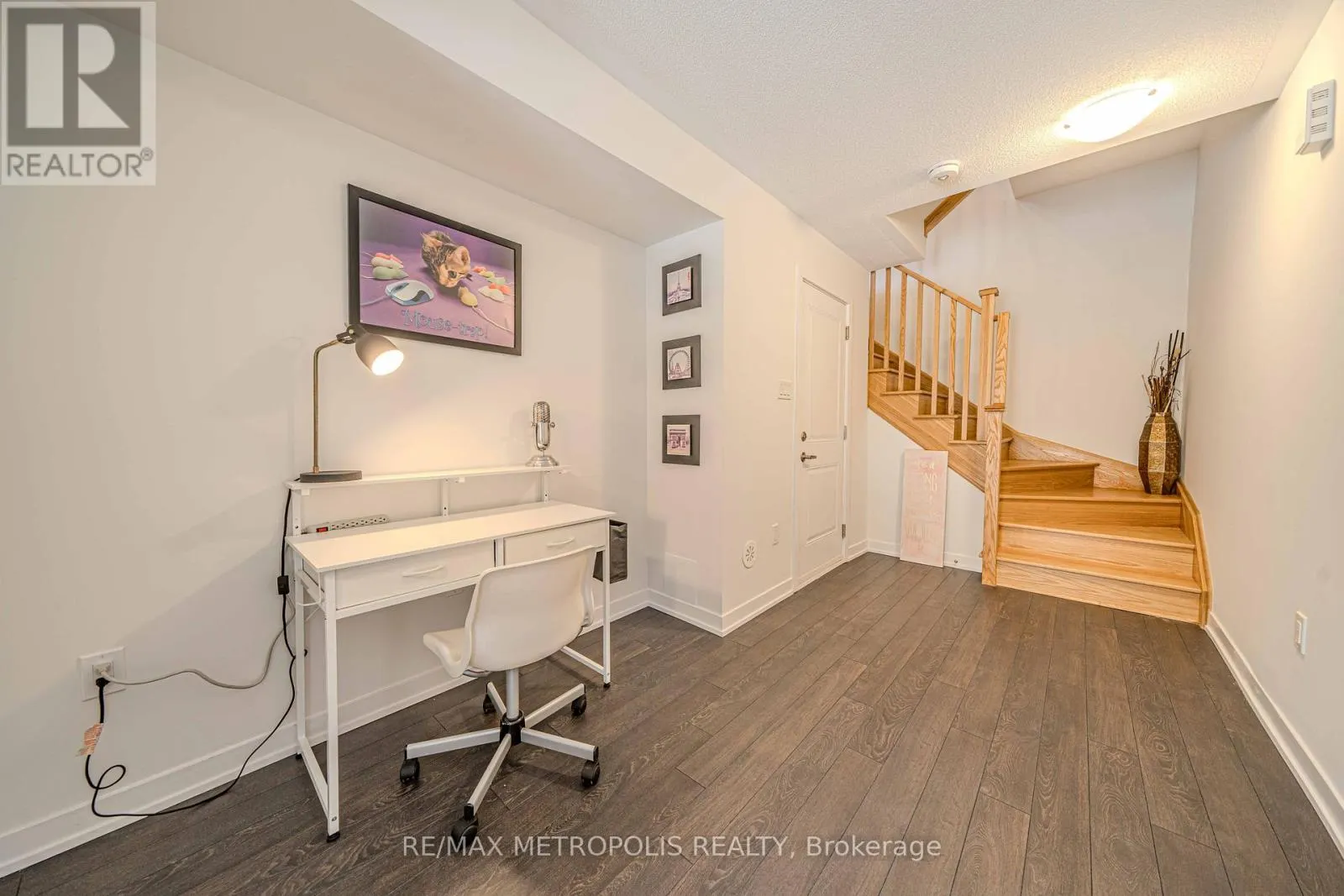 606 - 1865 PICKERING PARKWAY