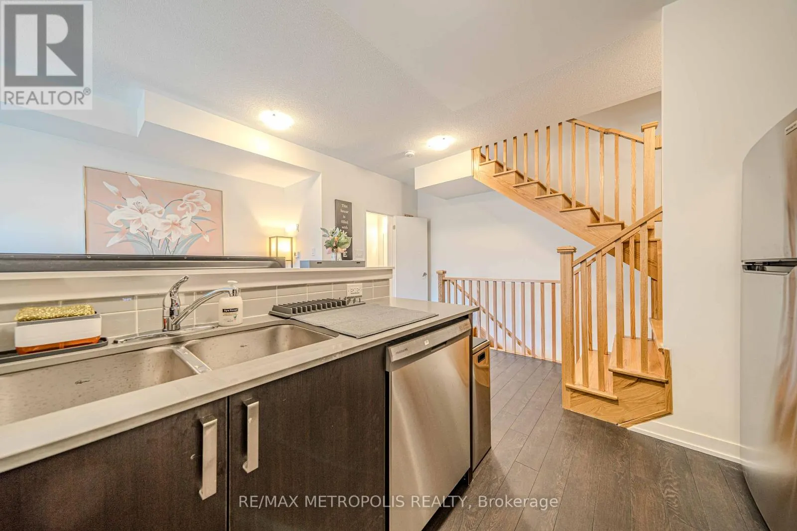 606 - 1865 PICKERING PARKWAY