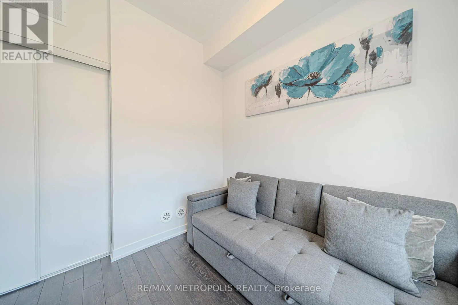 606 - 1865 PICKERING PARKWAY