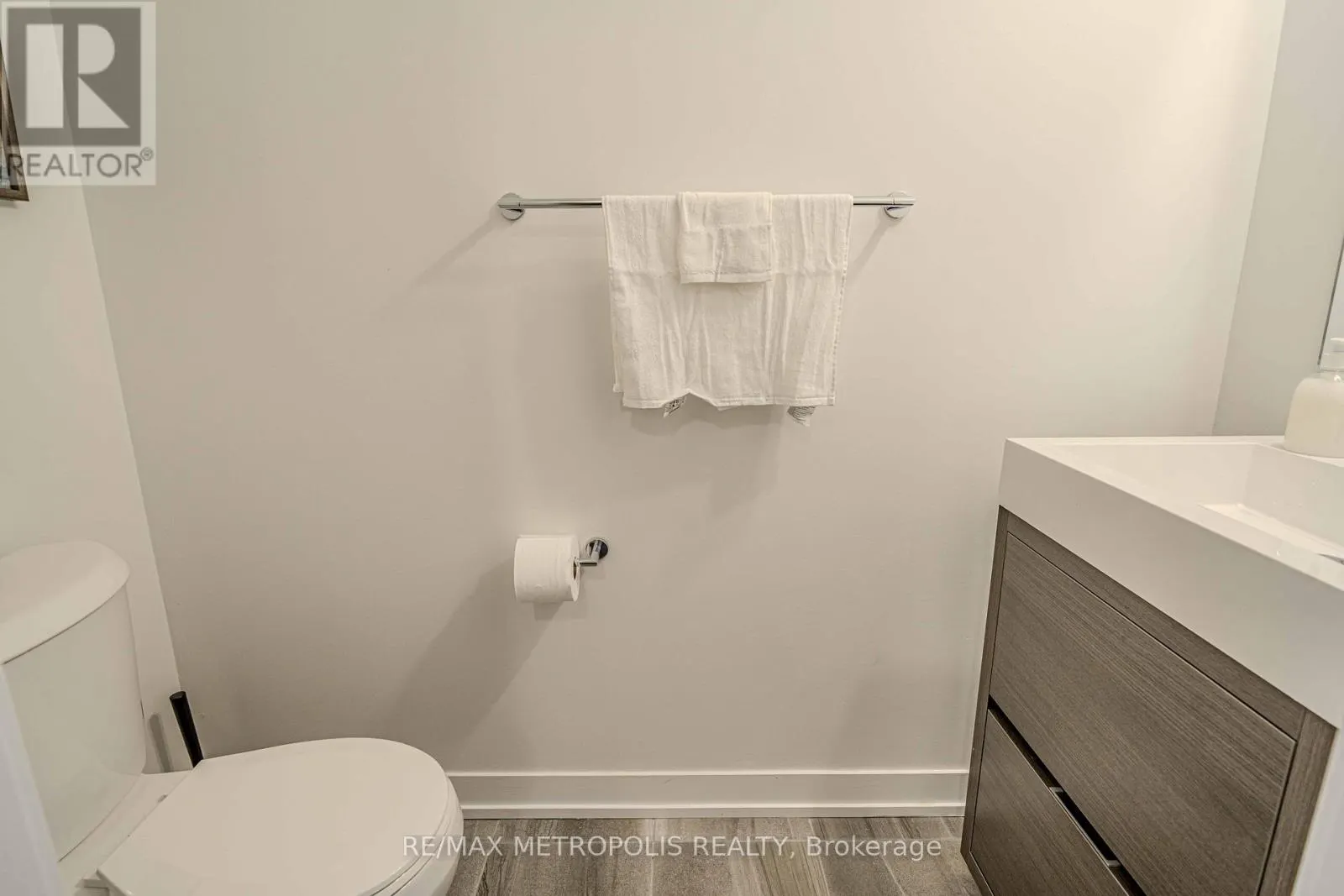 606 - 1865 PICKERING PARKWAY