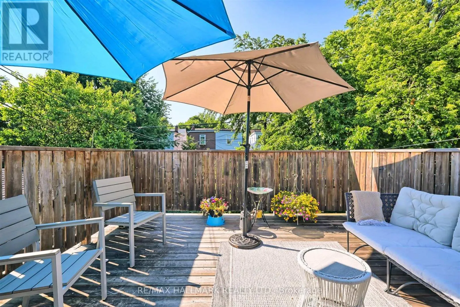 1926 GERRARD STREET E