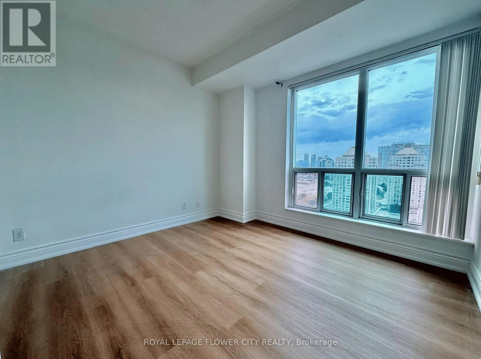 2303 - 11 LEE CENTRE DRIVE