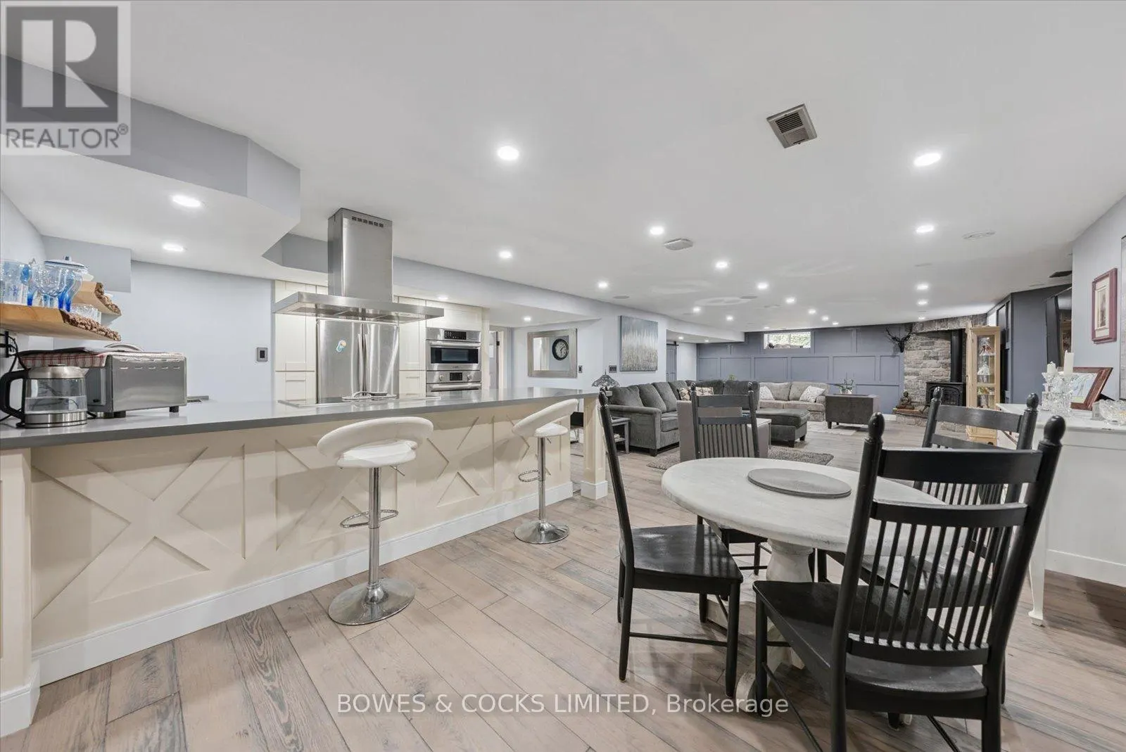 4588 PAYNES CRESCENT