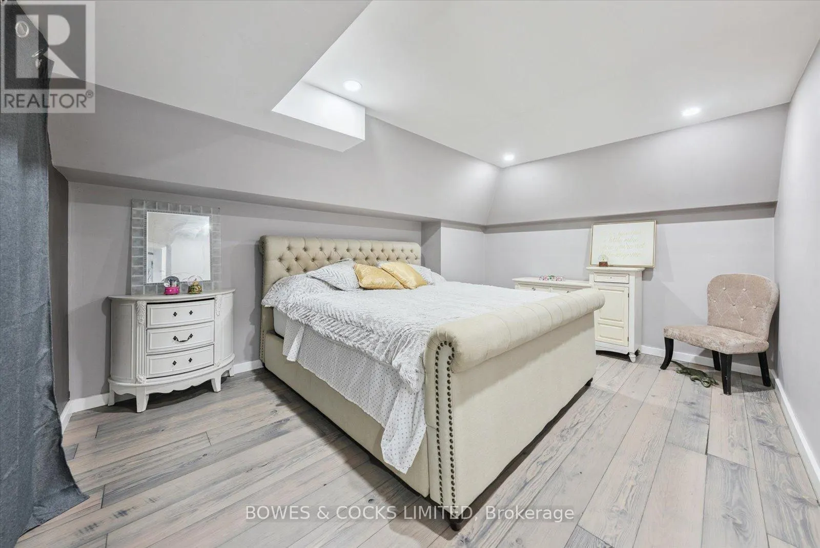 4588 PAYNES CRESCENT