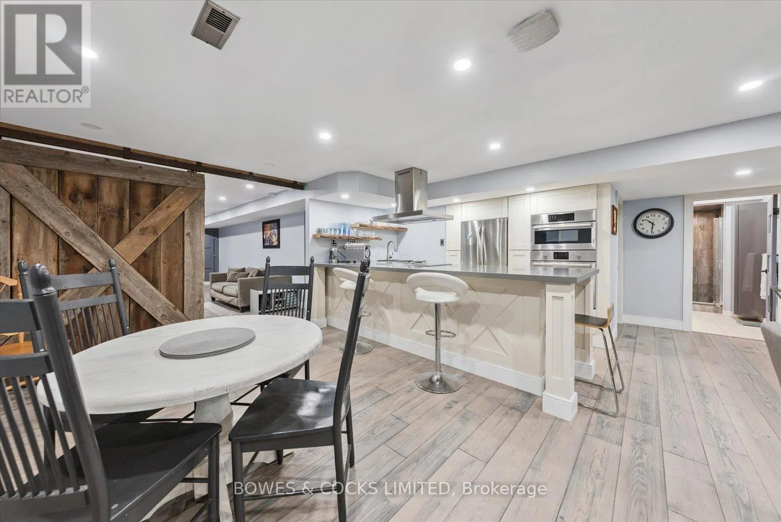 4588 PAYNES CRESCENT