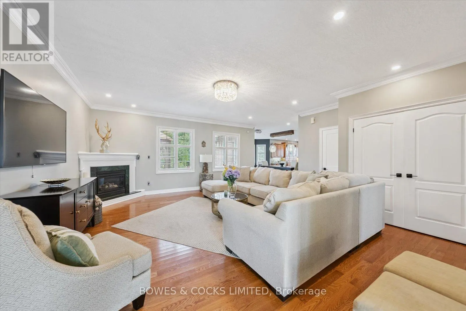 4588 PAYNES CRESCENT