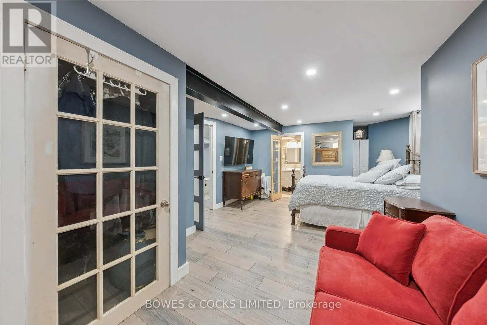 4588 PAYNES CRESCENT