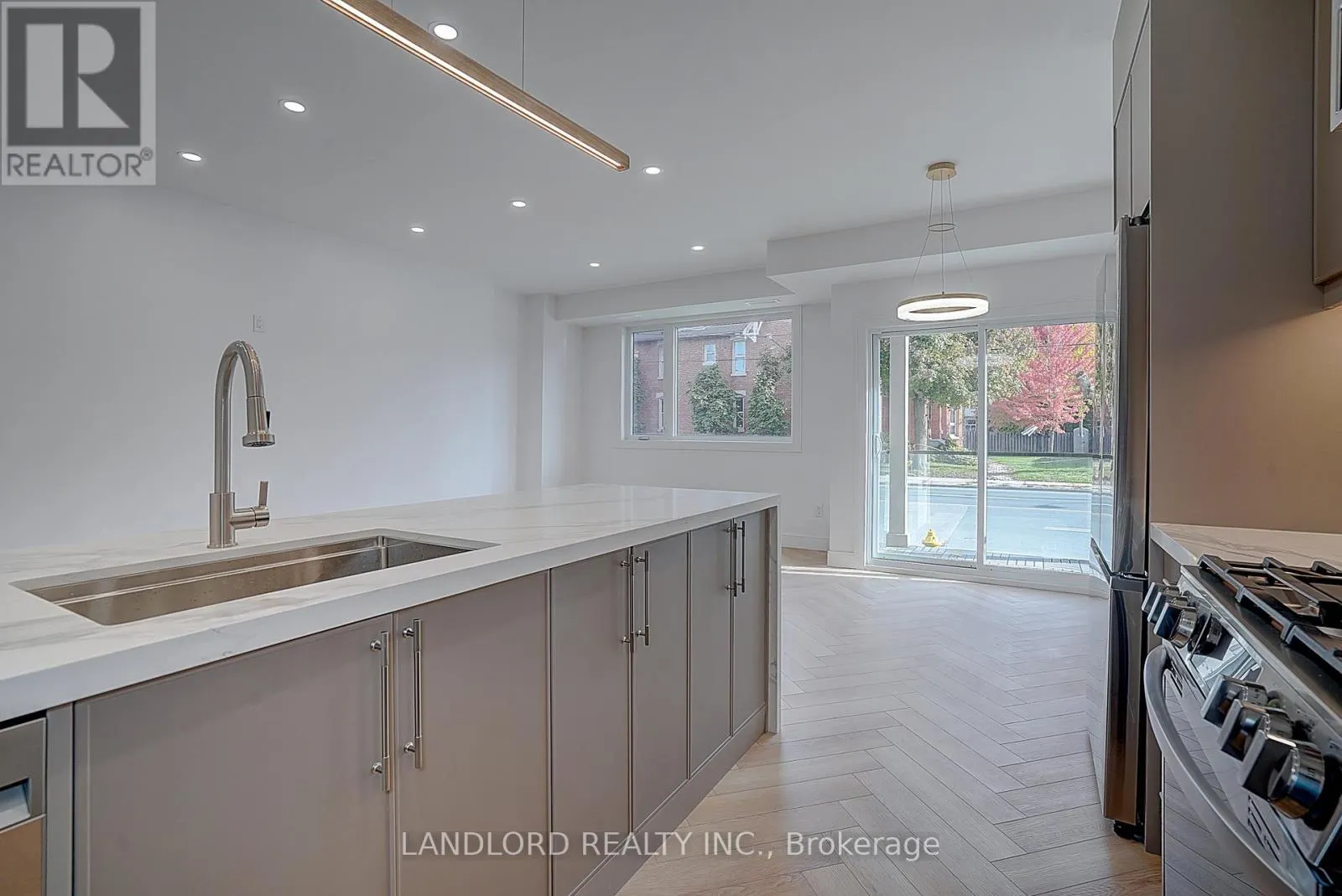 UNIT 1 - 1344 PAPE AVENUE