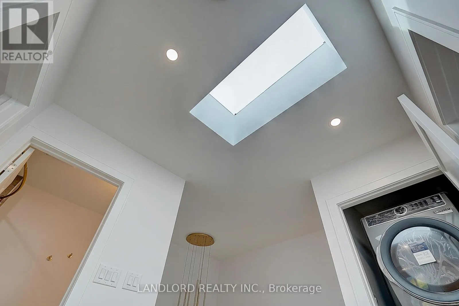 UNIT 2 - 1344 PAPE AVENUE