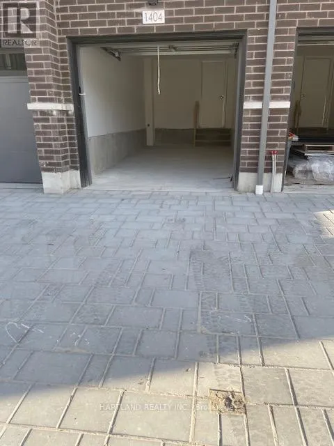 1404 - 1695 DERSAN STREET