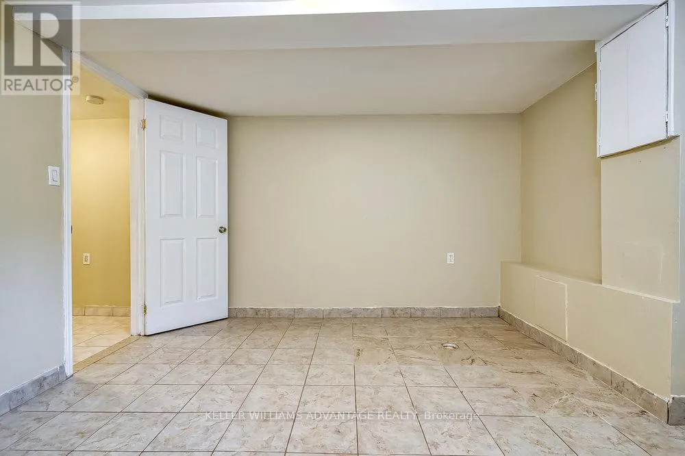 LOWER - 218 BROADVIEW AVENUE