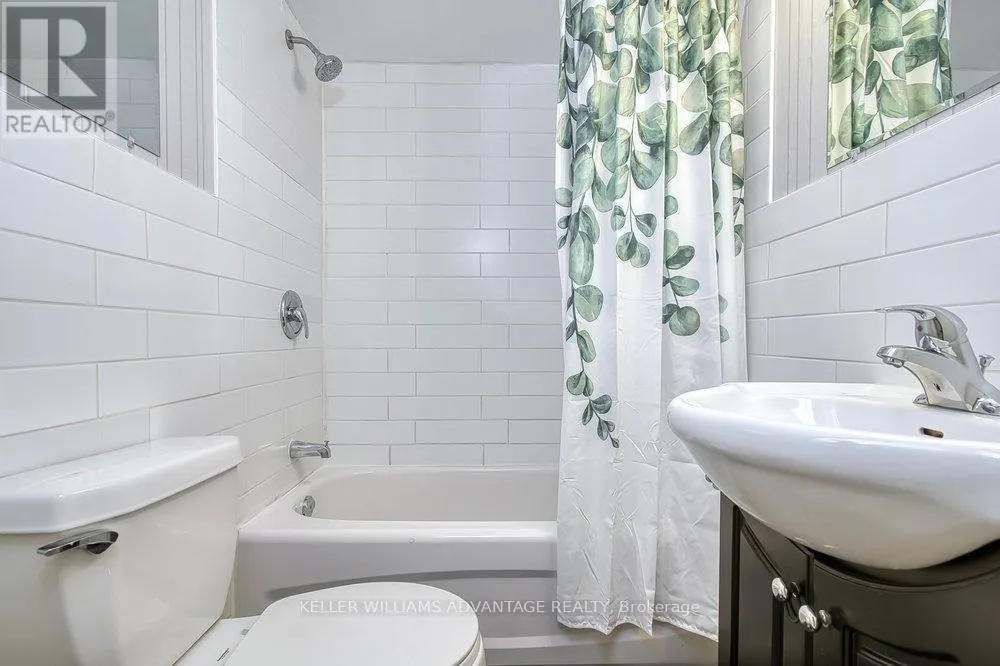 LOWER - 218 BROADVIEW AVENUE