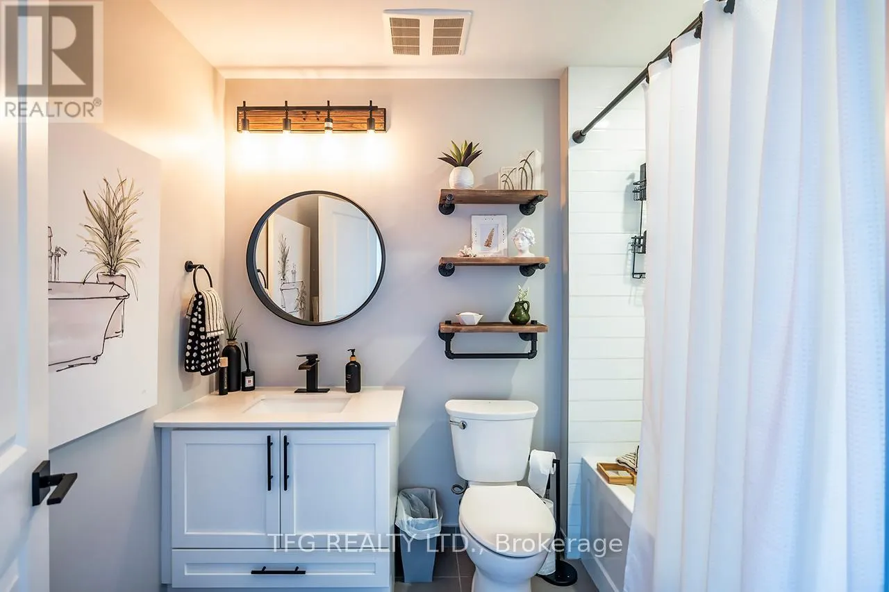 504 - 109 KING AVENUE EAST AVENUE E, #504