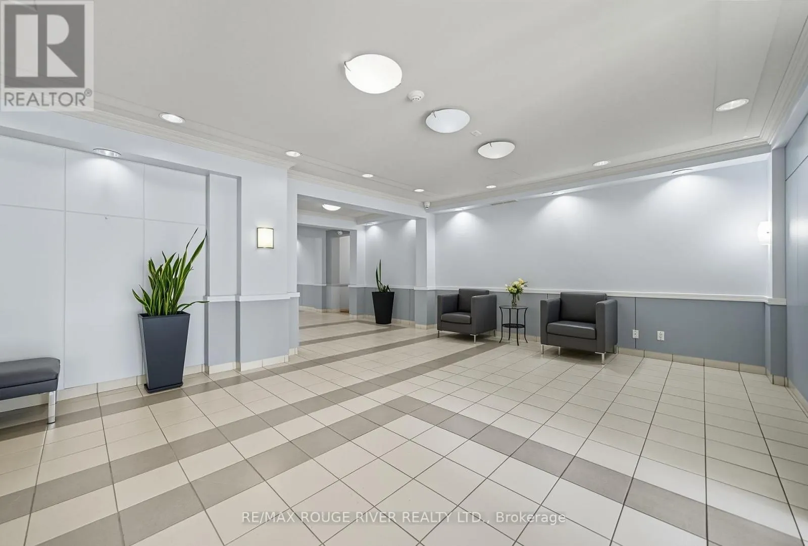 PH917 - 3650 KINGSTON ROAD