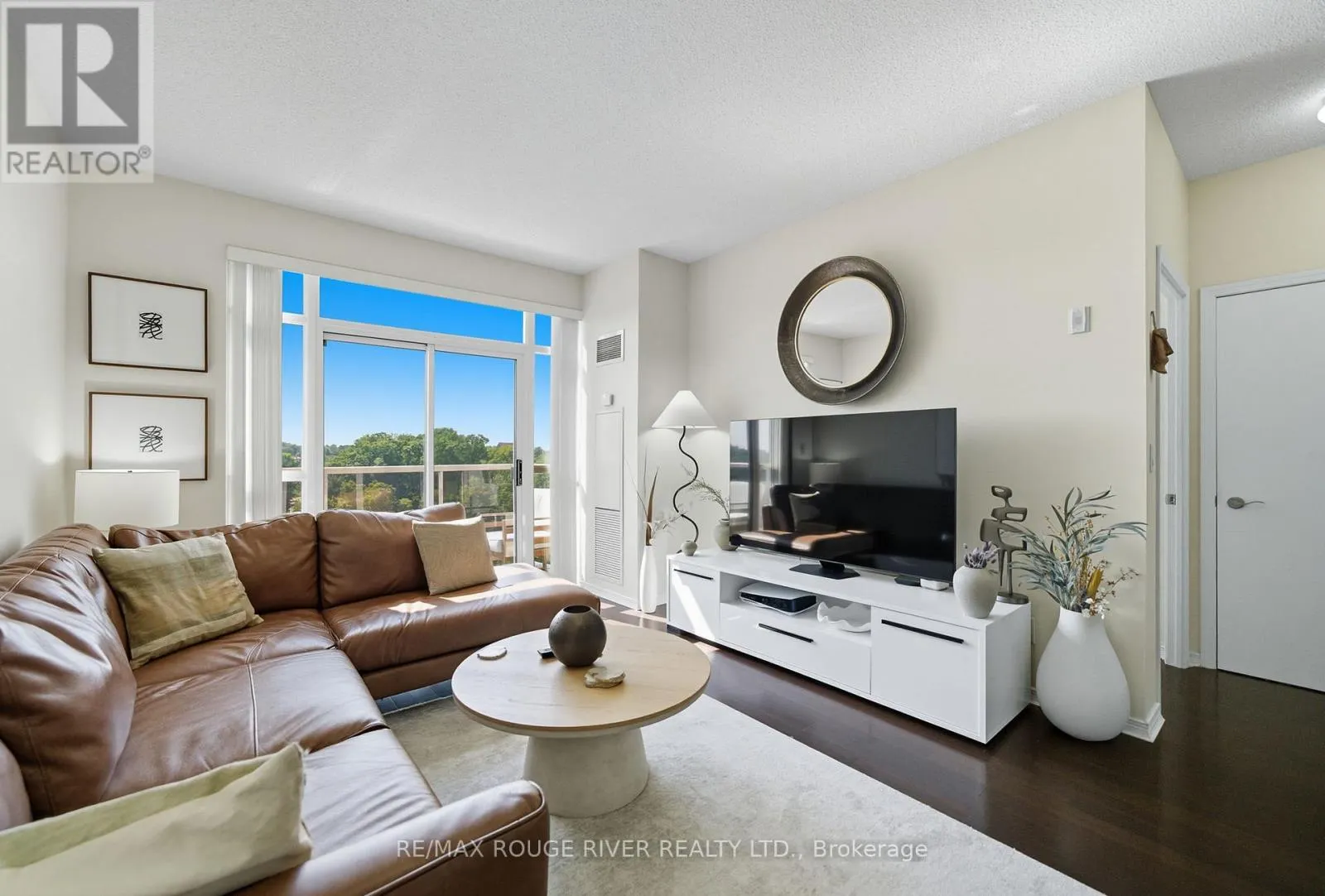 PH917 - 3650 KINGSTON ROAD